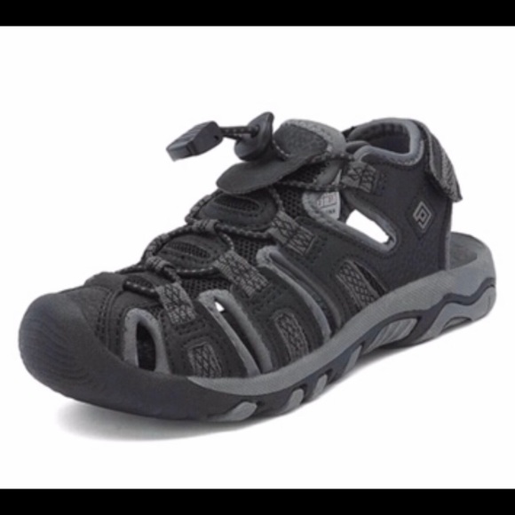 Dream Pairs Other - Dream Pairs NWT athletic/water sandals